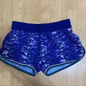 Under Armour Semi-Fitted HeatGear Running Short purple animal print size L